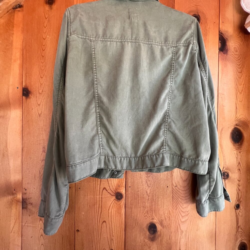 CLOSE OUT SALE: Gap Army Green Cargo Style Jacket - Large - Picture 5 of 5